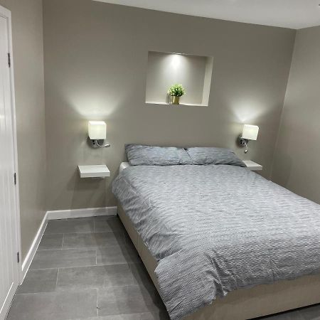 One Bedroom Apartment Goodmayes ภายนอก รูปภาพ