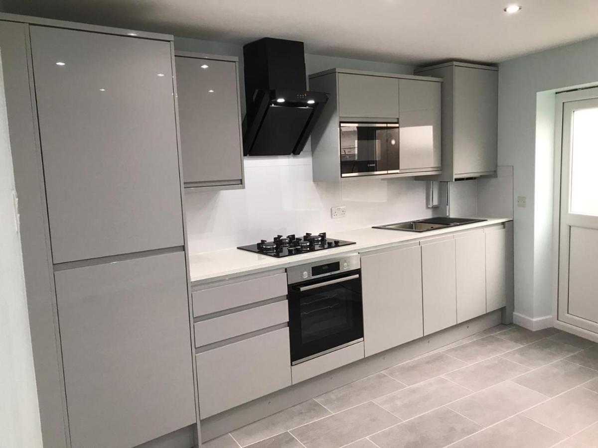 One Bedroom Apartment Goodmayes ภายนอก รูปภาพ
