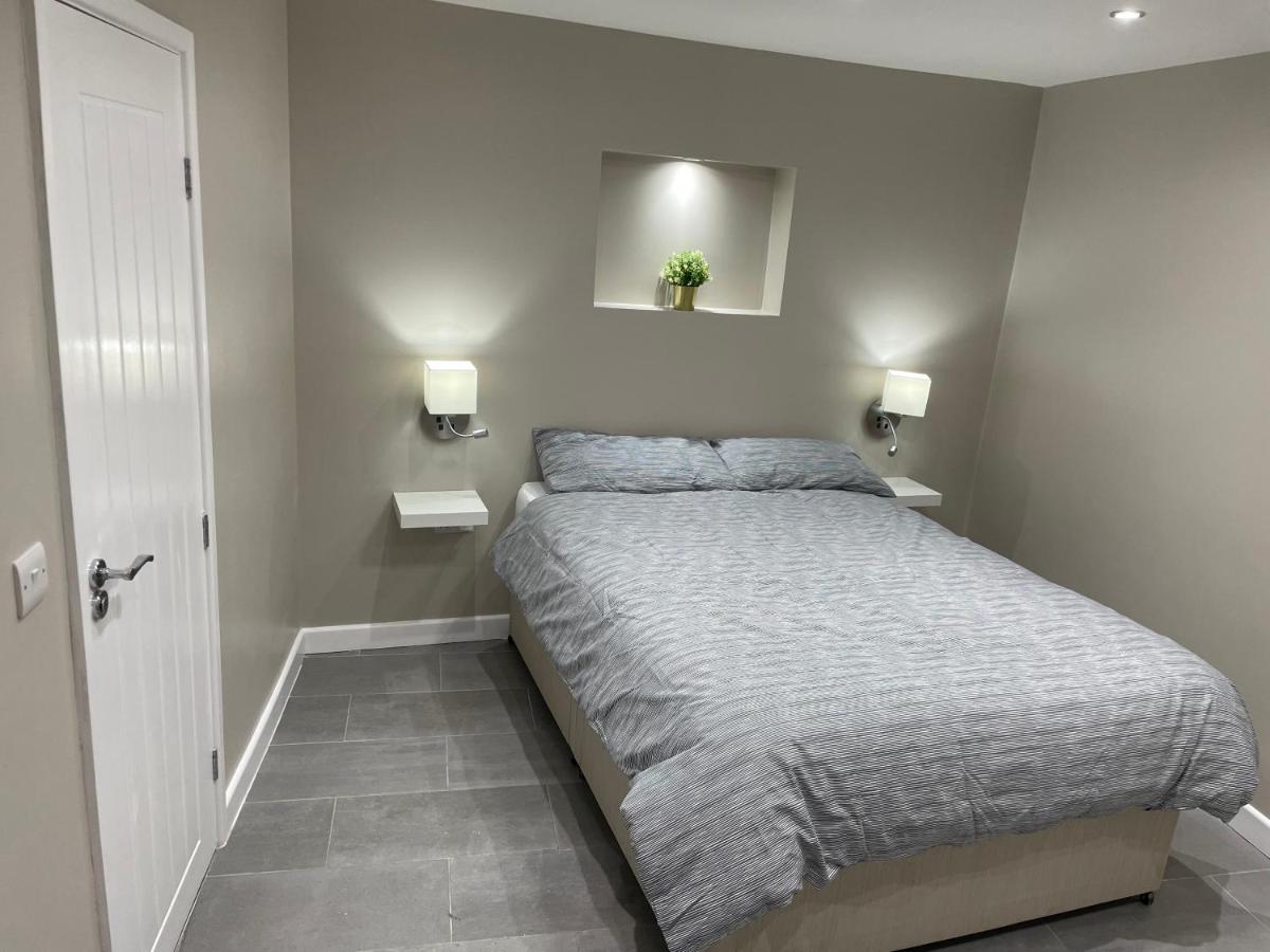 One Bedroom Apartment Goodmayes ภายนอก รูปภาพ